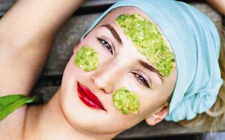 How to cure acne naturally at home?